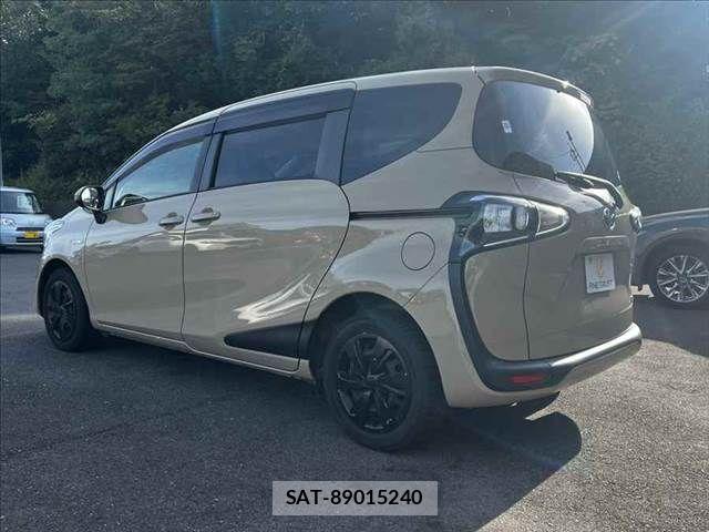 Toyota SIENTA 2020-05 8101904-16