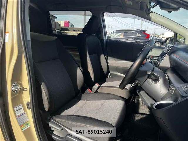 Toyota SIENTA 2020-05 8101904-5