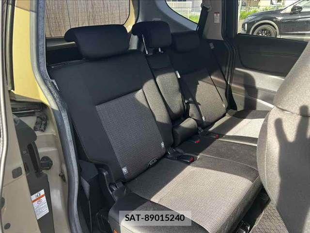 Toyota SIENTA 2020-05 8101904-6