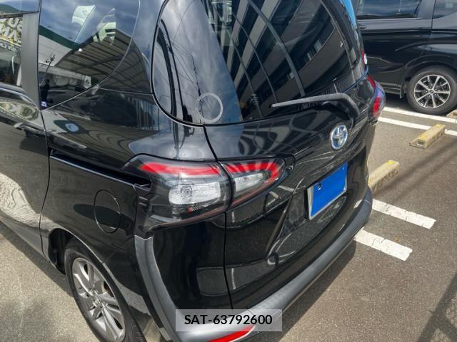 Toyota SIENTA 2015-10 8101906-8