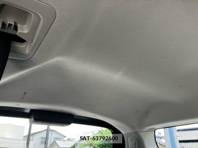 Toyota SIENTA 2015-10 8101906-14