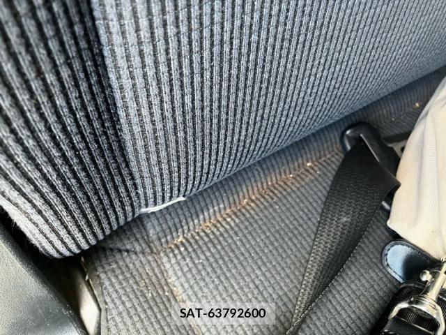 Toyota SIENTA 2015-10 8101906-15