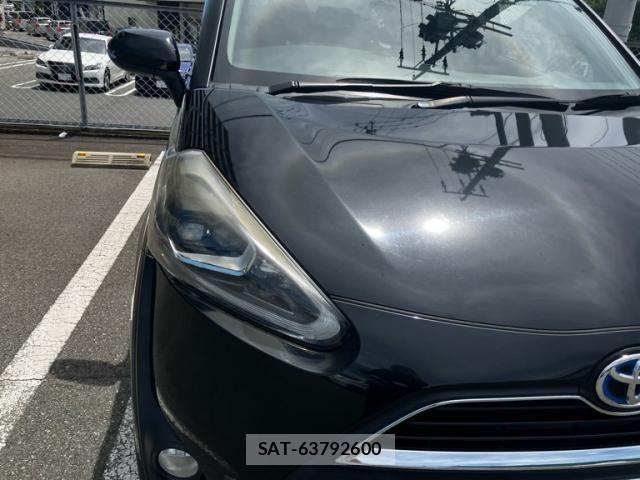 Toyota SIENTA 2015-10 8101906-1