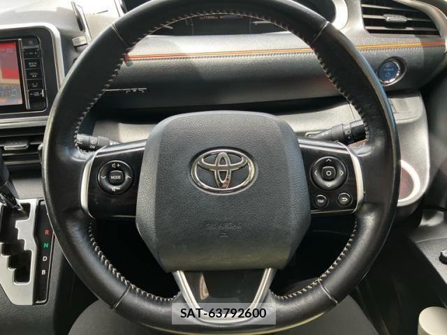 Toyota SIENTA 2015-10 8101906-21