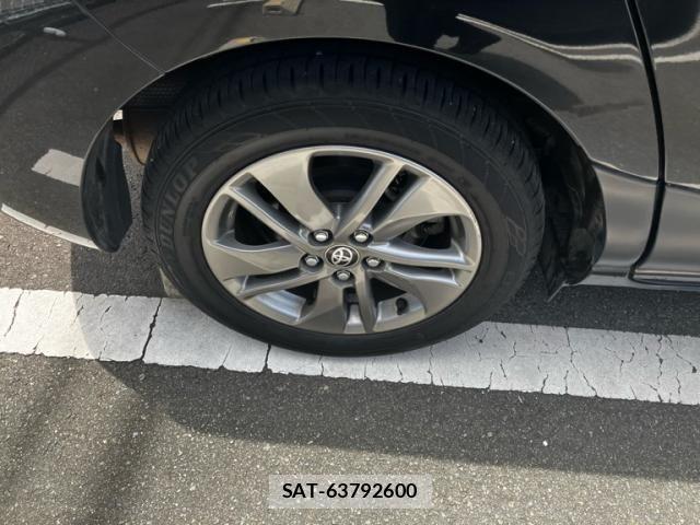 Toyota SIENTA 2015-10 8101906-3