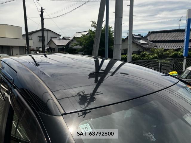 Toyota SIENTA 2015-10 8101906-6