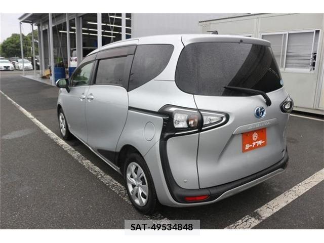 Toyota SIENTA 2020-09 8101902-11