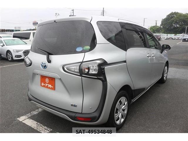 Toyota SIENTA 2020-09 8101902-13