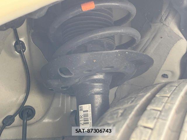 Toyota SIENTA 2023-05 8101891-19