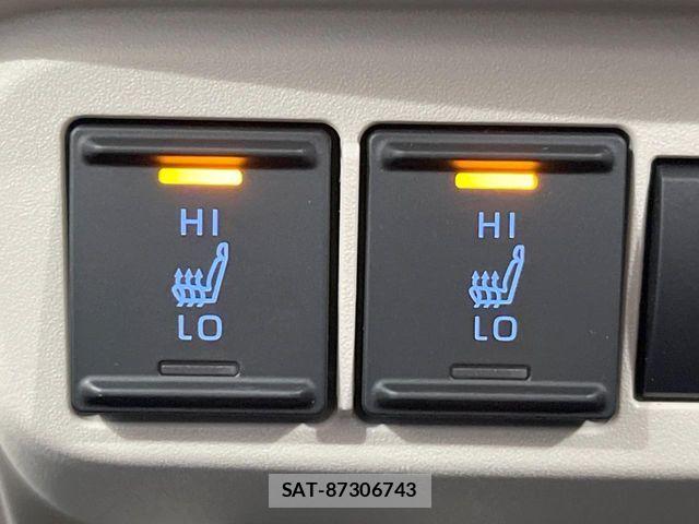 Toyota SIENTA 2023-05 8101891-5
