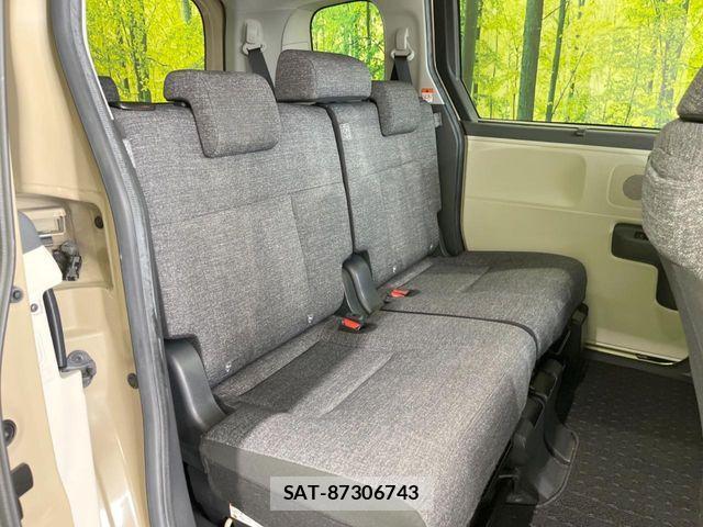 Toyota SIENTA 2023-05 8101891-8