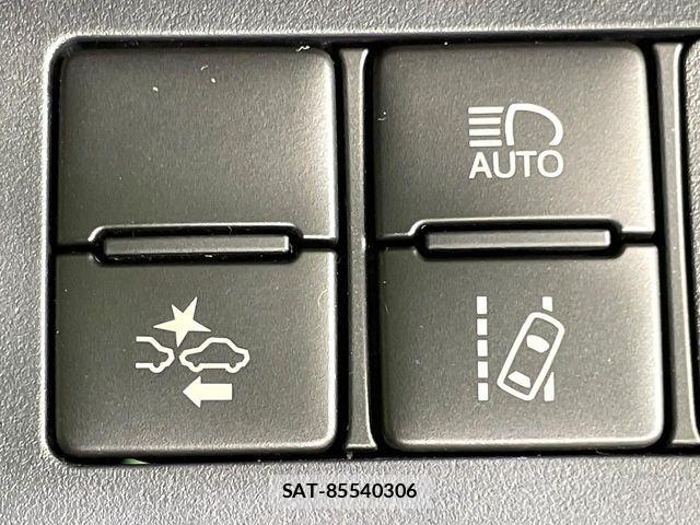 Toyota SIENTA 2015-07 8101905-3