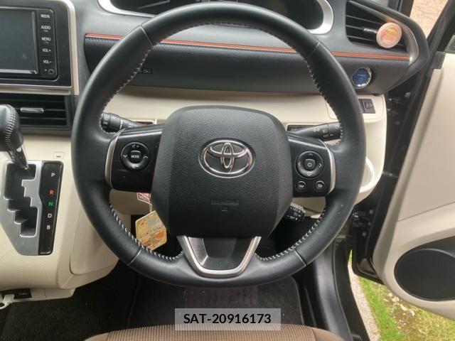 Toyota SIENTA 2022-05 8101896-9