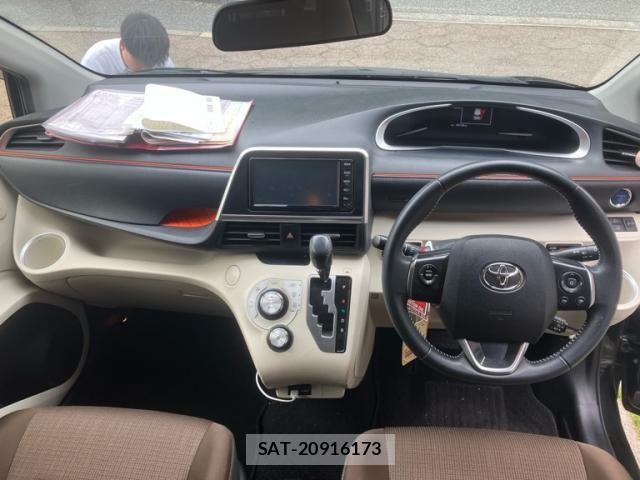 Toyota SIENTA 2022-05 8101896-10