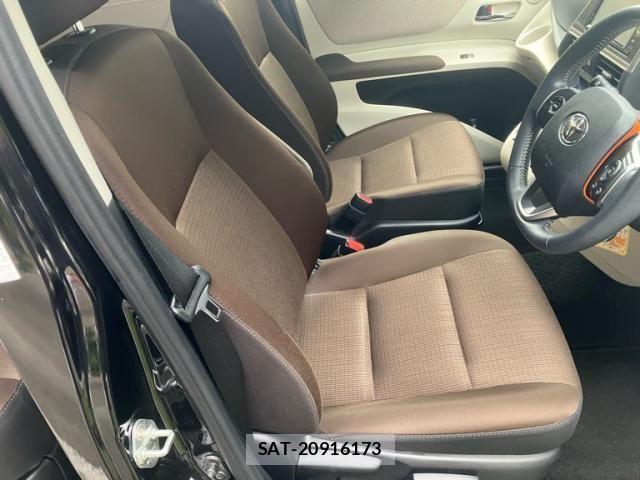 Toyota SIENTA 2022-05 8101896-11
