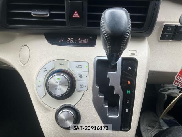 Toyota SIENTA 2022-05 8101896-17
