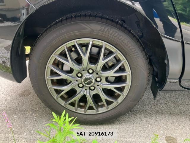 Toyota SIENTA 2022-05 8101896-6