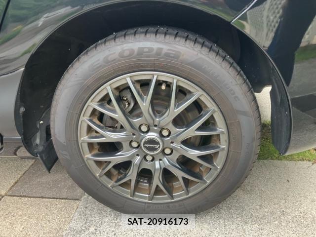 Toyota SIENTA 2022-05 8101896-7