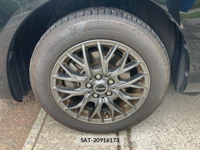 Toyota SIENTA 2022-05 8101896-8