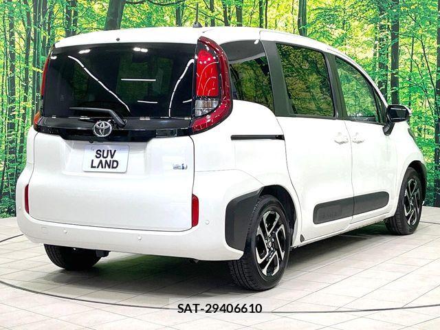 Toyota SIENTA 2023-12 8132392-17