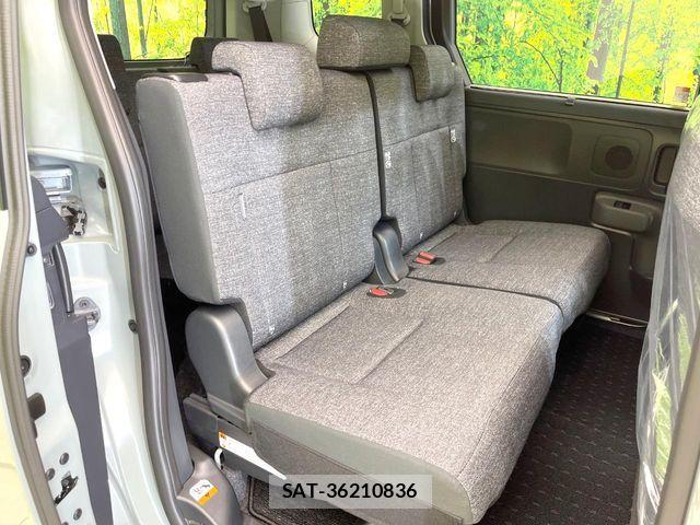 Toyota SIENTA 2026-05 8132381-9
