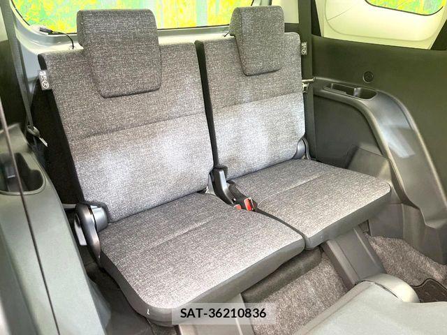 Toyota SIENTA 2026-05 8132381-8