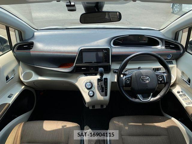 Toyota SIENTA 2015-09 8132402-12