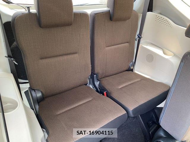 Toyota SIENTA 2015-09 8132402-17