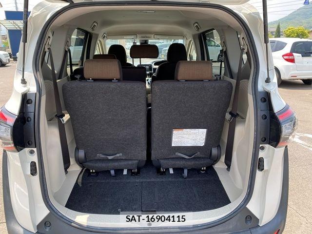 Toyota SIENTA 2015-09 8132402-18