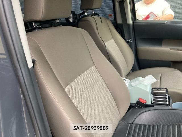 Toyota SIENTA 2023-11 8132396-11