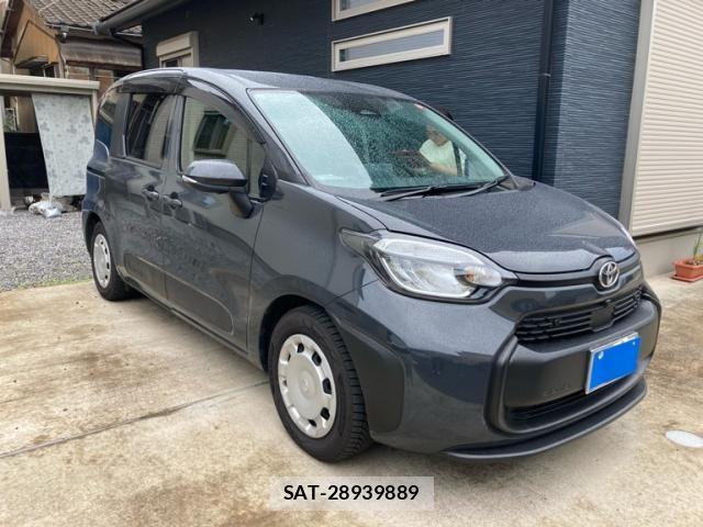 Toyota SIENTA 2023-11 8132396-1