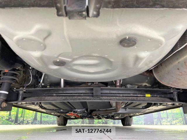 Toyota SIENTA 2021-08 8132399-18