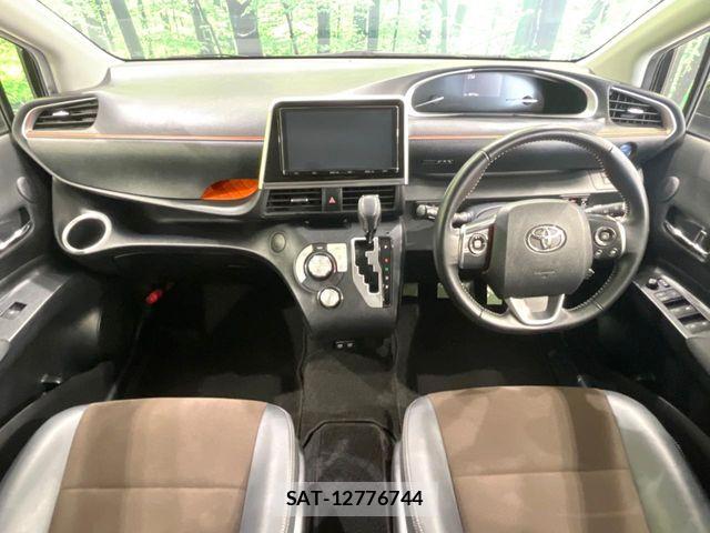 Toyota SIENTA 2021-08 8132399-1