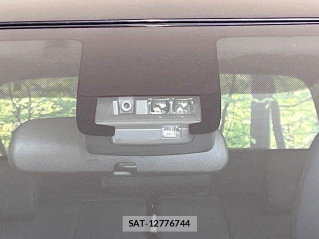 Toyota SIENTA 2021-08 8132399-4