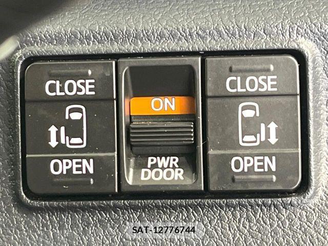 Toyota SIENTA 2021-08 8132399-5