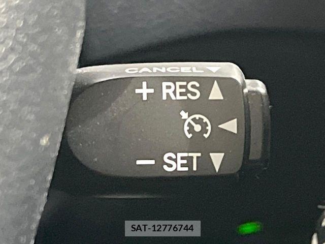 Toyota SIENTA 2021-08 8132399-6