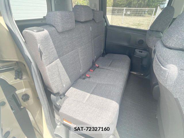 Toyota SIENTA 2023-06 8132391-9