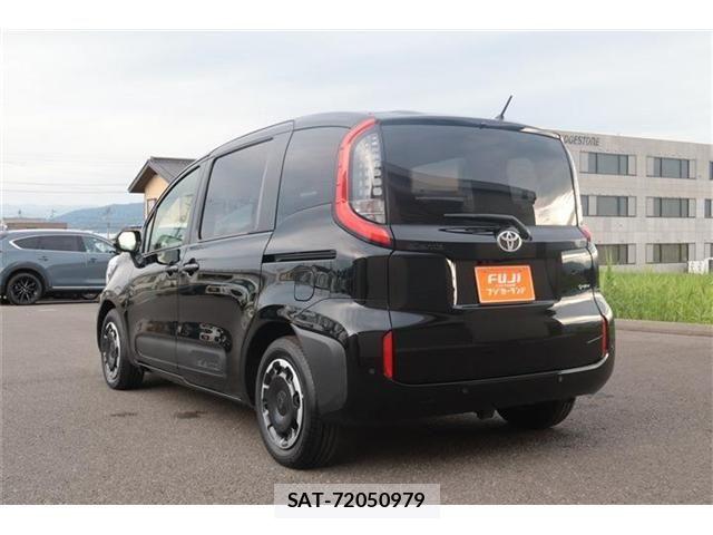 Toyota SIENTA 2025-02 8132379-21