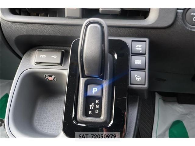 Toyota SIENTA 2025-02 8132379-23