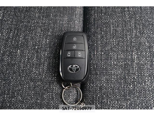 Toyota SIENTA 2025-02 8132379-25
