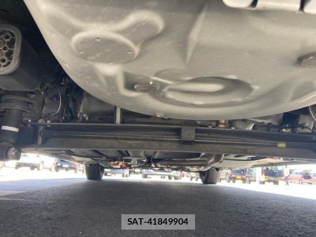 Toyota SIENTA 2021-09 8132398-13
