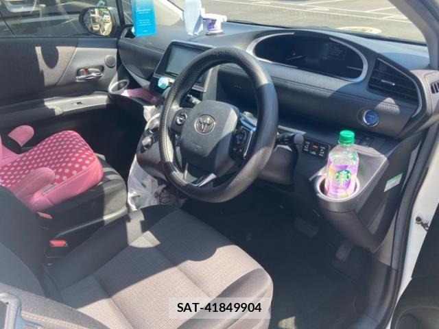 Toyota SIENTA 2021-09 8132398-15