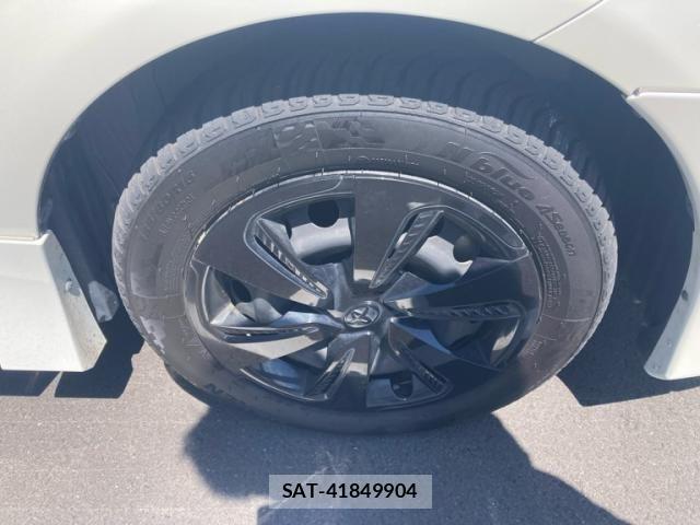 Toyota SIENTA 2021-09 8132398-5