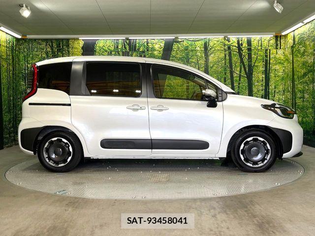 Toyota SIENTA 2025-06 8132382-18