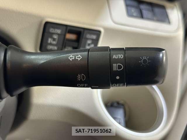 Toyota SIENTA 2017-02 8132400-11