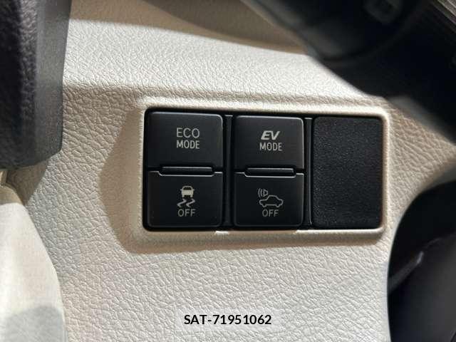 Toyota SIENTA 2017-02 8132400-15