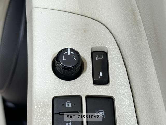 Toyota SIENTA 2017-02 8132400-17