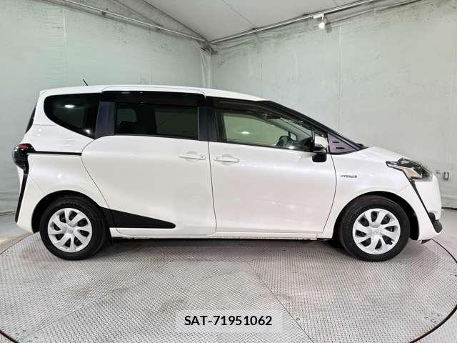 Toyota SIENTA 2017-02 8132400-3