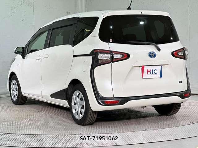 Toyota SIENTA 2017-02 8132400-6