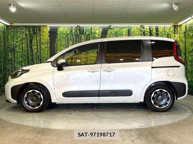 Toyota SIENTA 2026-04 8132372-16